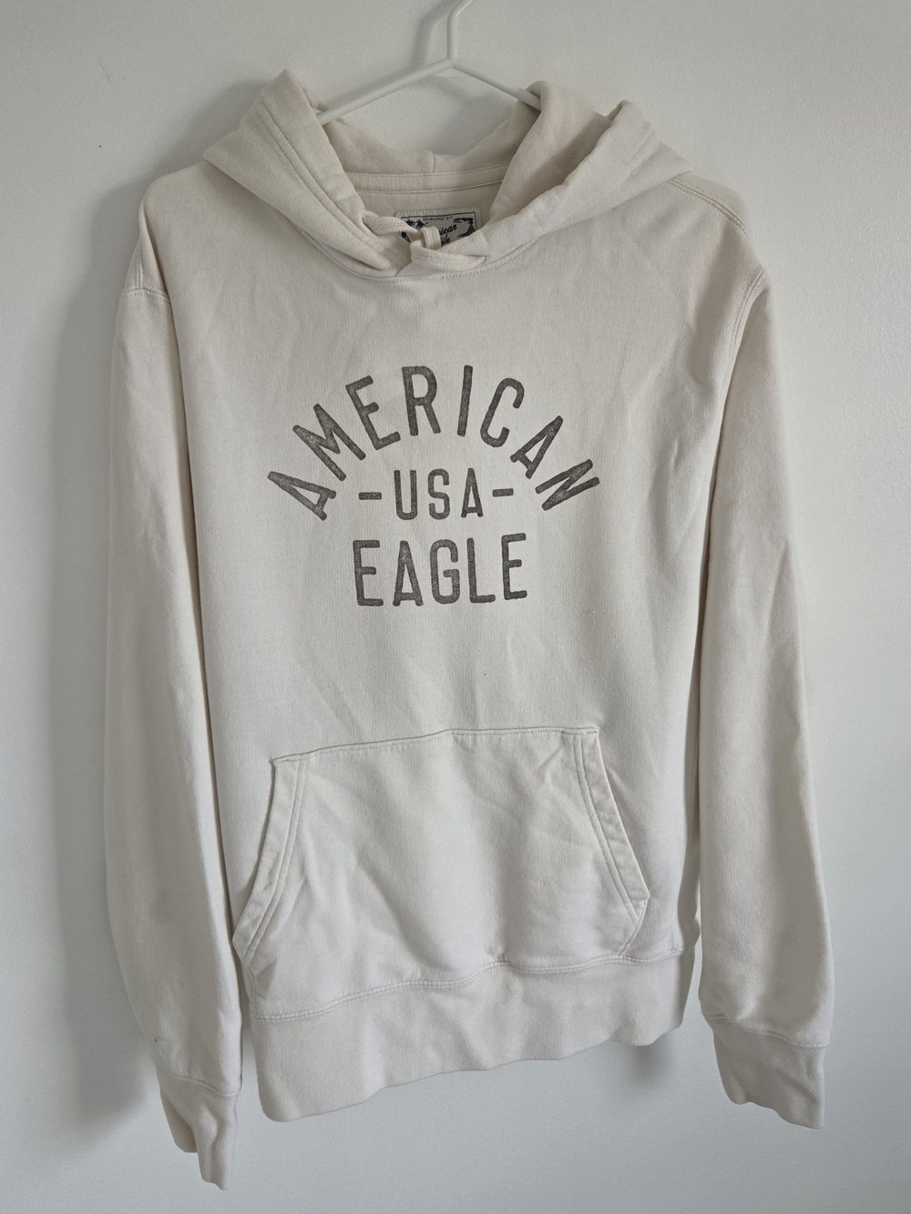 American Eagle Cream Pullover Sweatshirt with Navy Logo